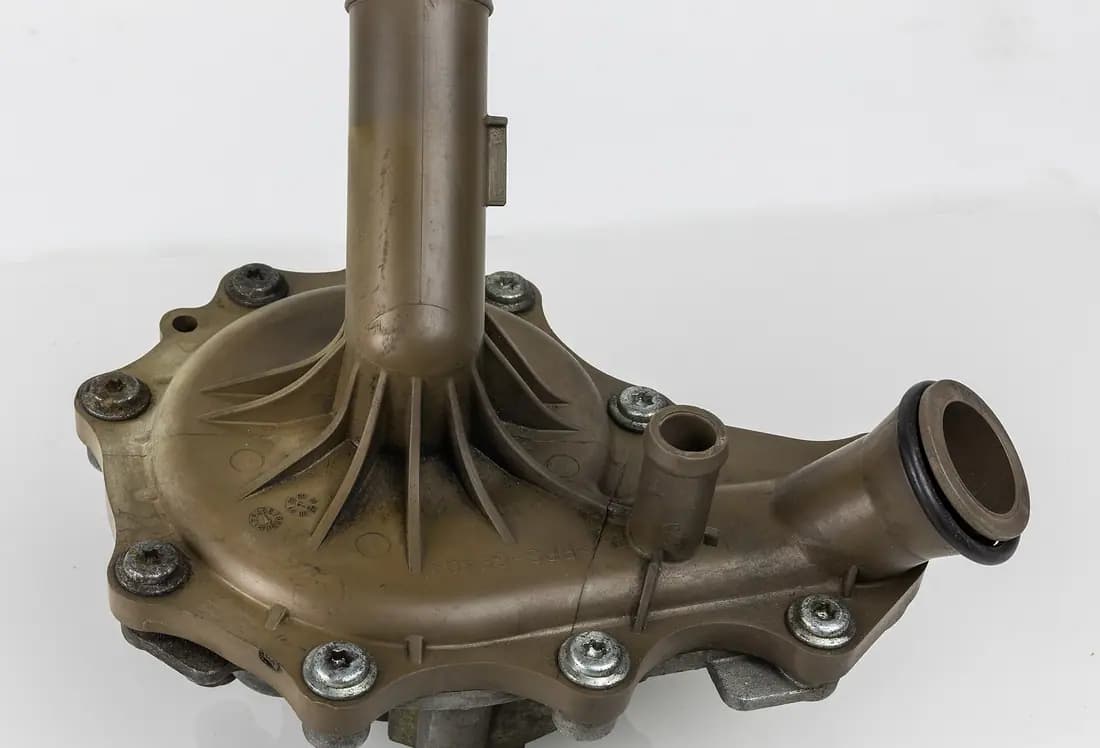 Toyota water pumps UAE — automotive coolant water pump housing spare part